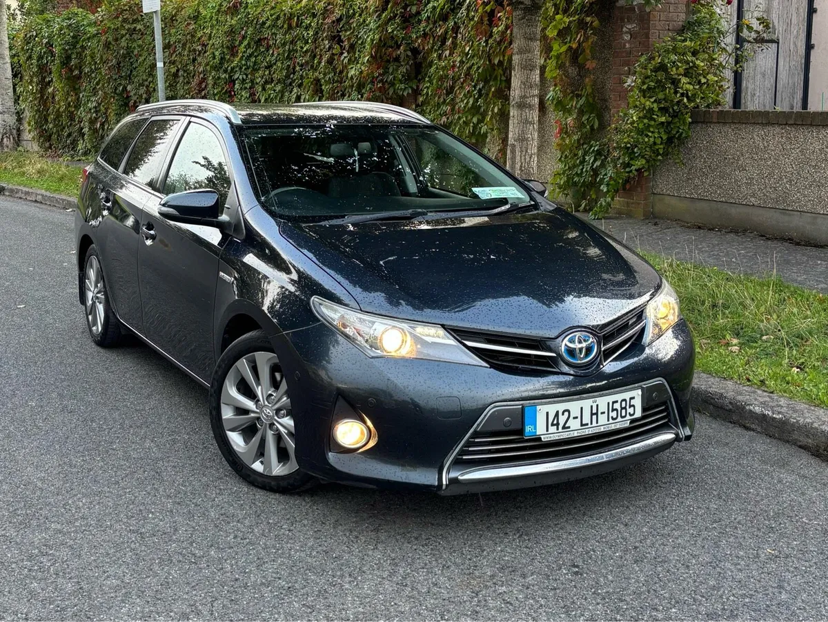 🔥Toyota Auris Estate Hybrid ***Highest Spec*** - Image 1