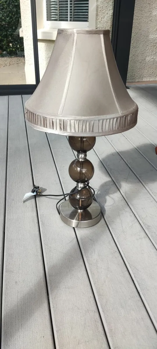 Table lamp