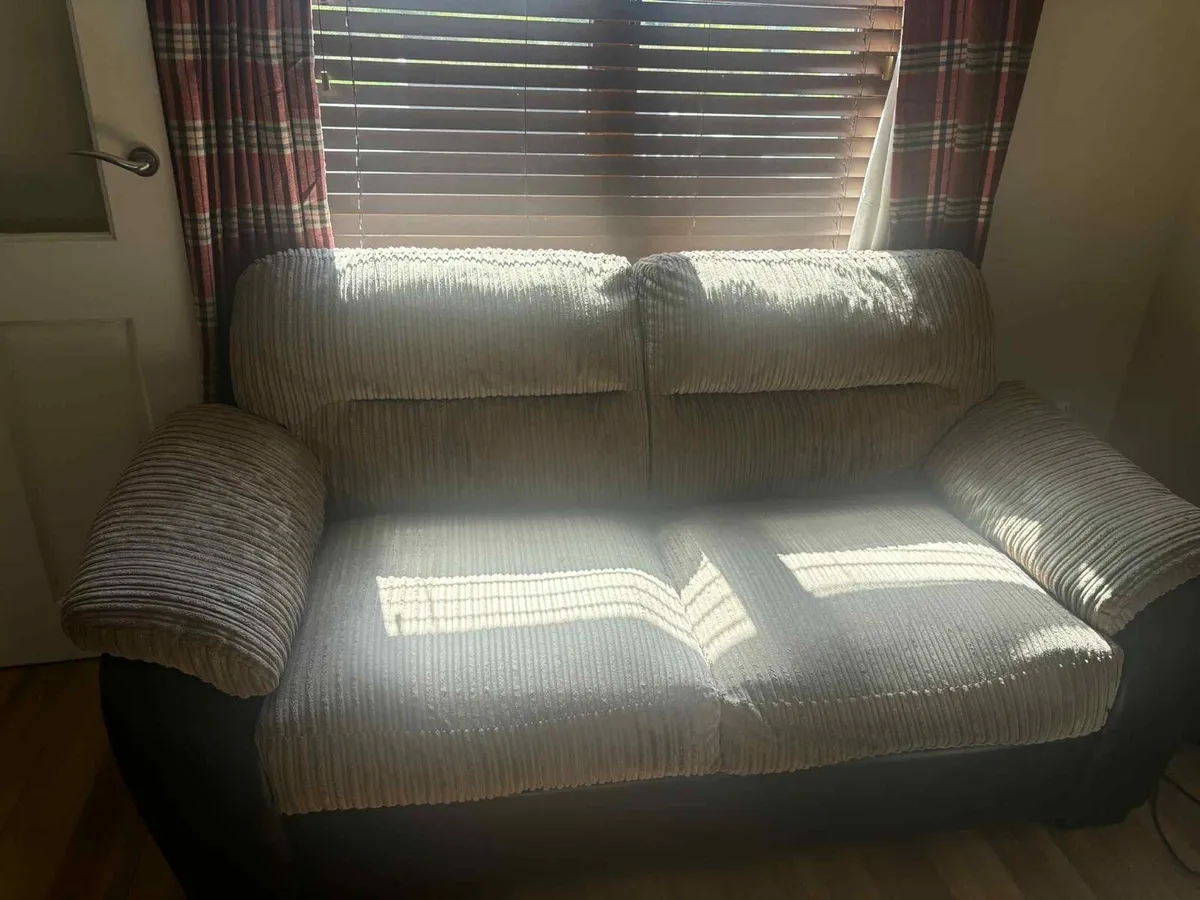 Couch - Image 2