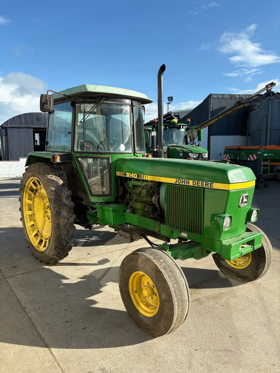 John Deere 3140 - Image 1