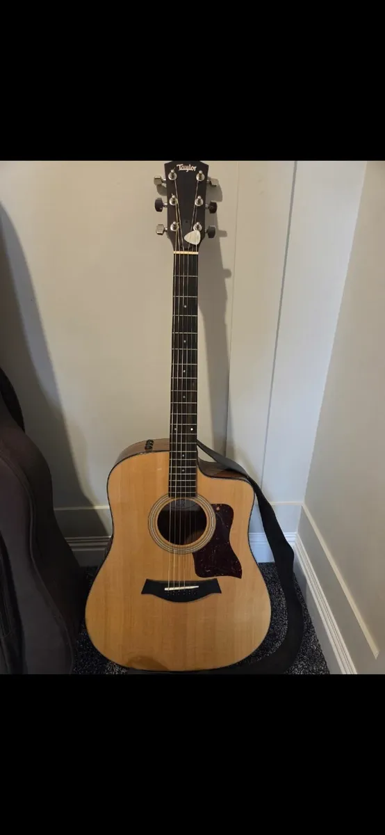Taylor Guitar - Image 3