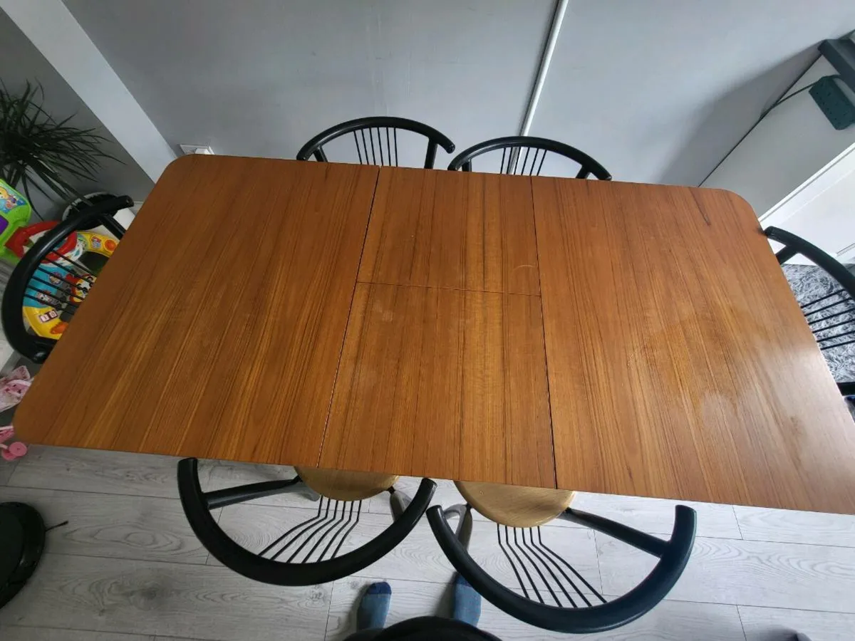 Extending dining table - Image 2