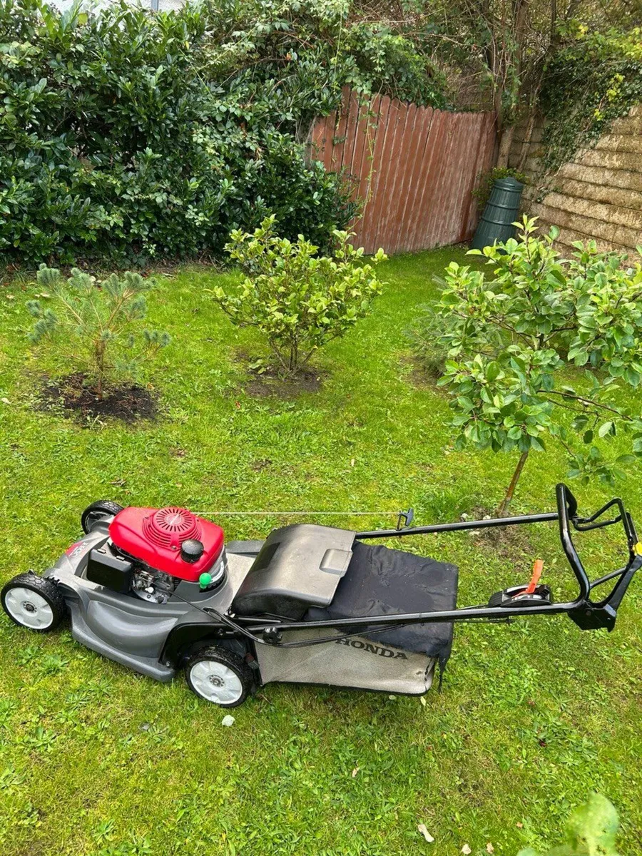 Honda HRX 537 lawnmower - Image 3