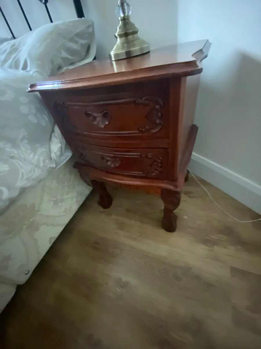 Carved solid bedside chests - Image 3