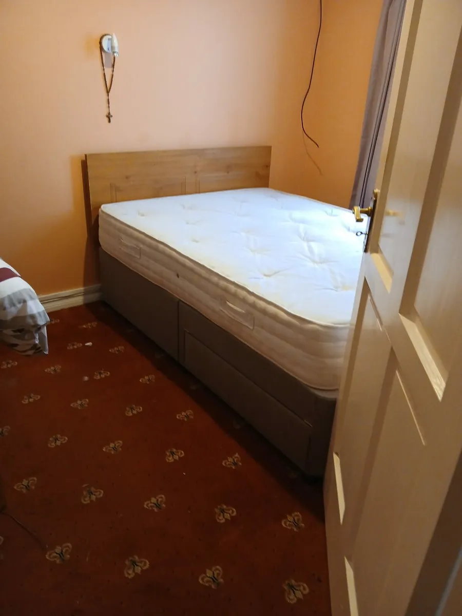 Double Bed - Image 3