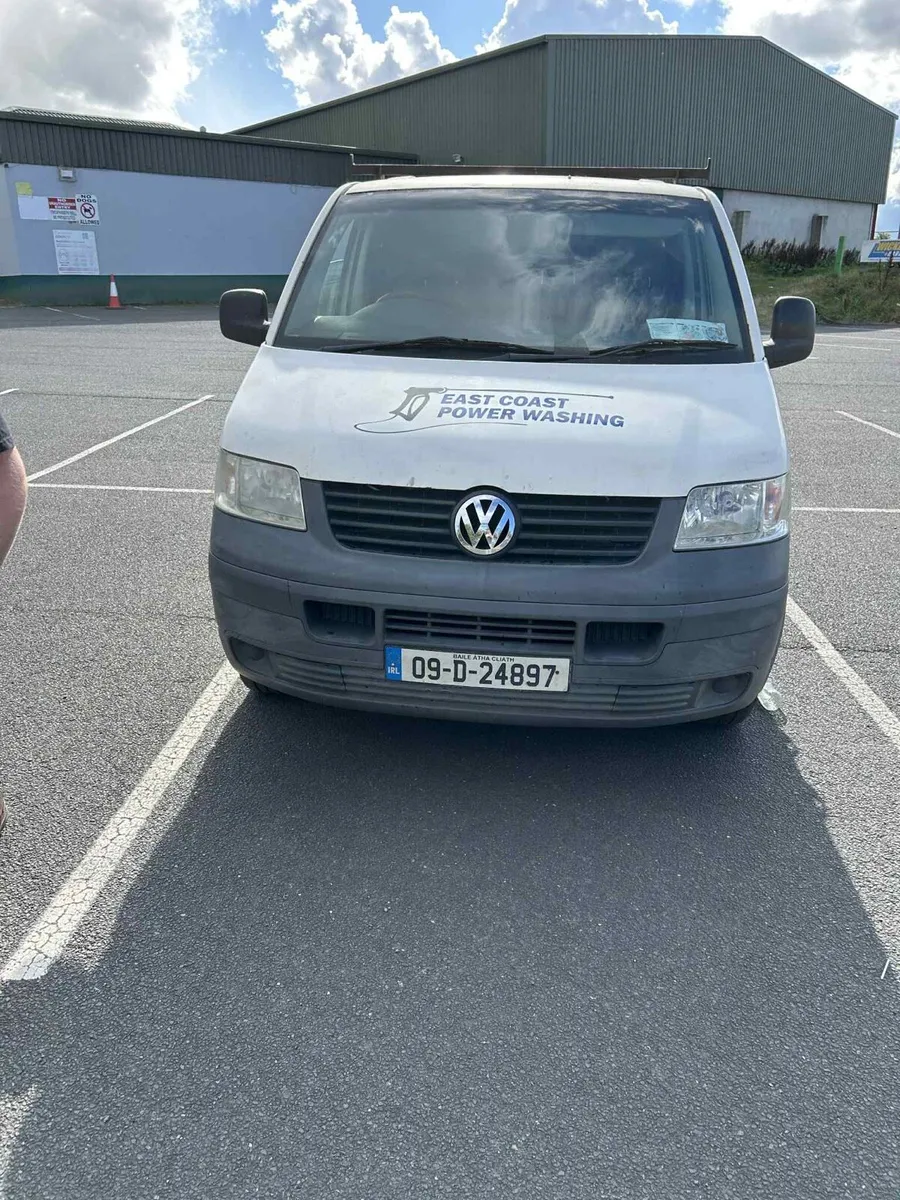 2009 Volkswagen transporter - Image 1