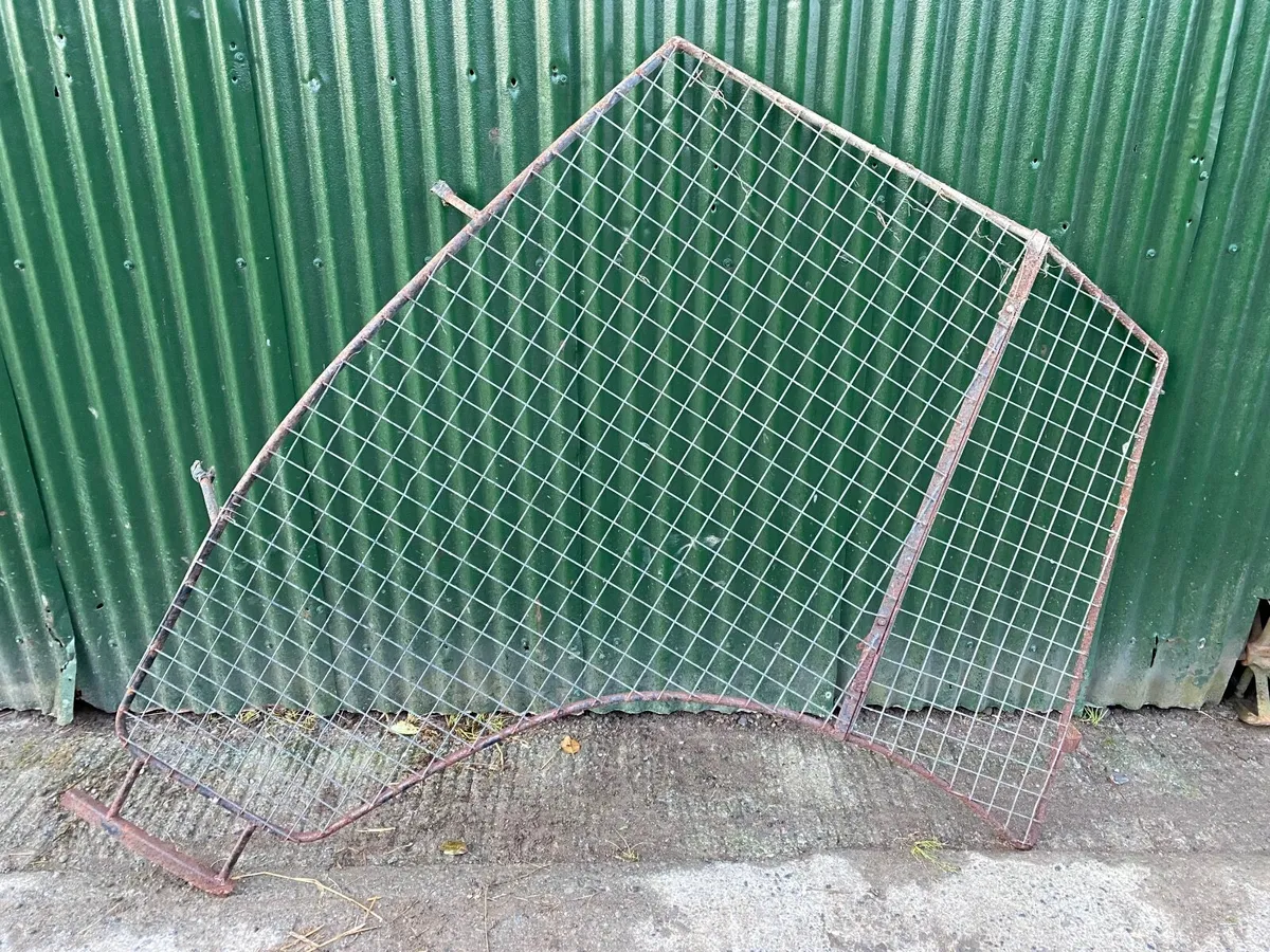 Deutz fahr Hedge cutter cab gaurd - Image 1