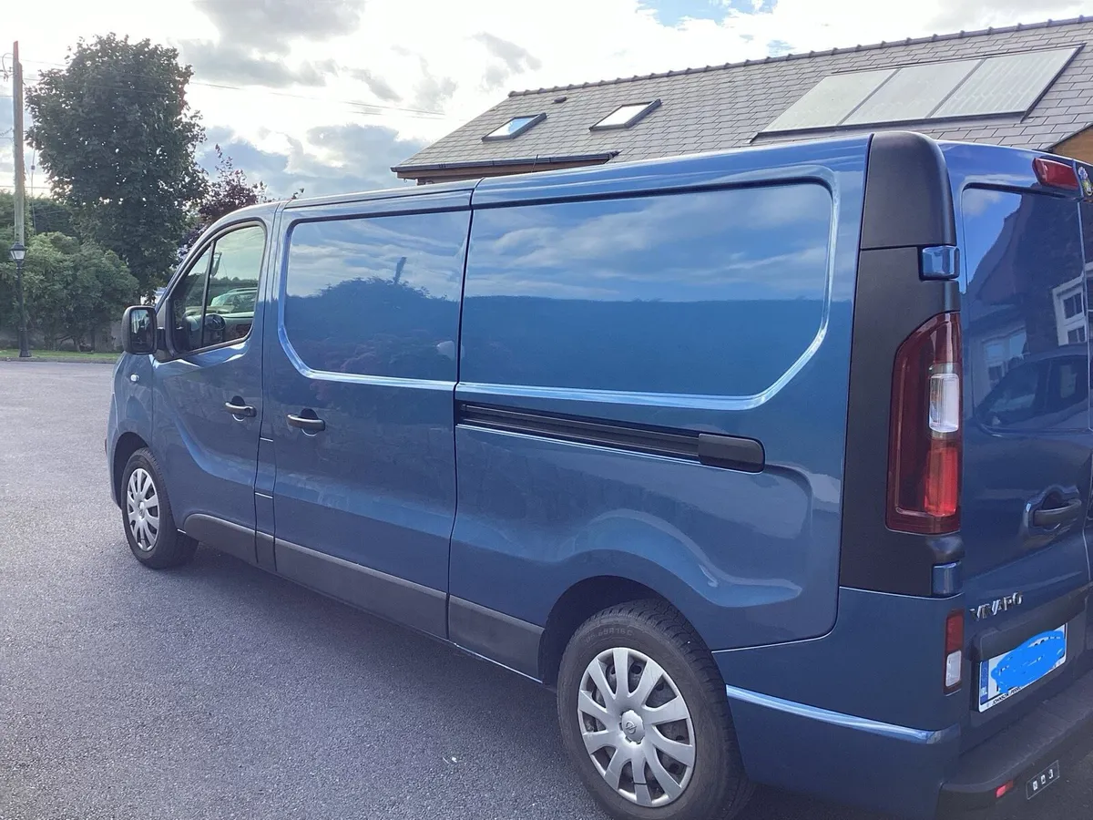 Van - Image 4