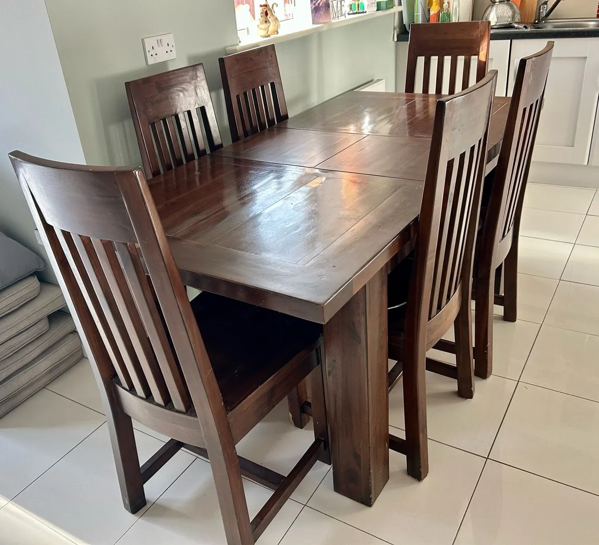 Dining table (Extendable) with 6 chairs - Image 3