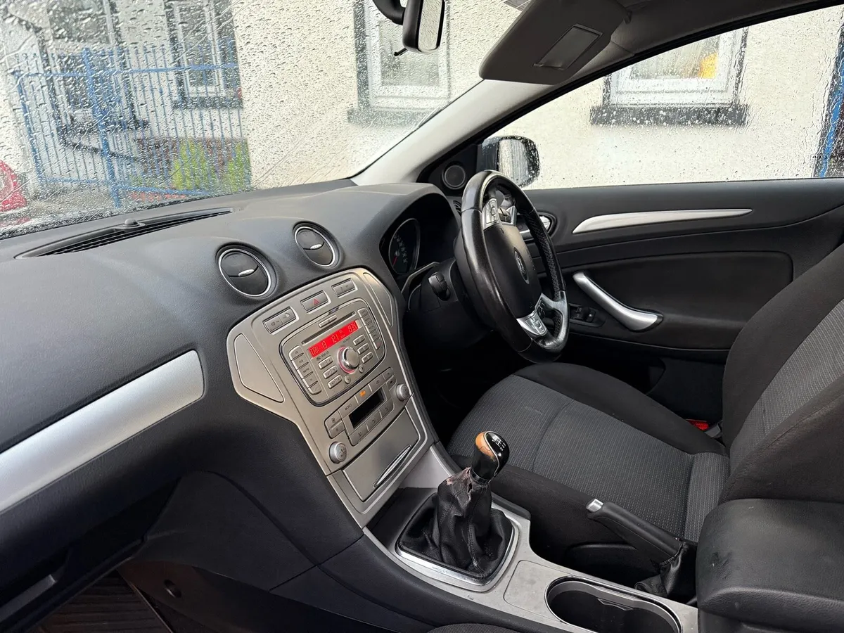 Ford Mondeo Zetec - Image 4