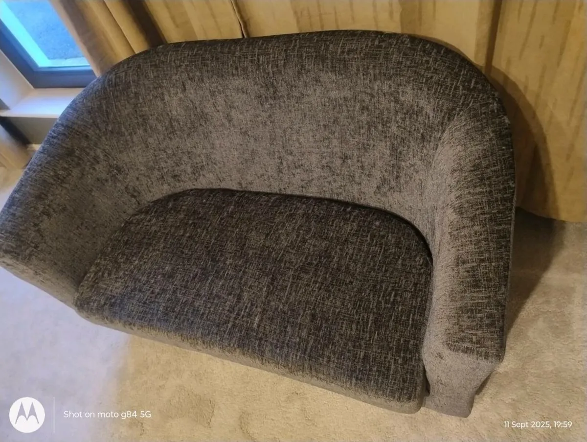Small end of bed sofa - Image 2