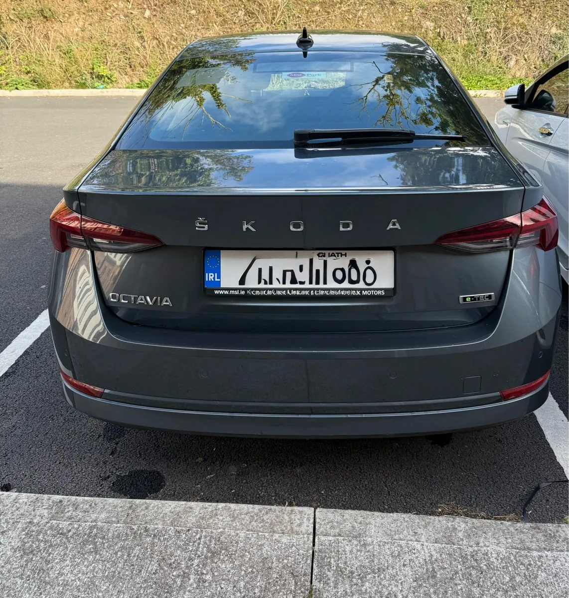 Car - Image 4