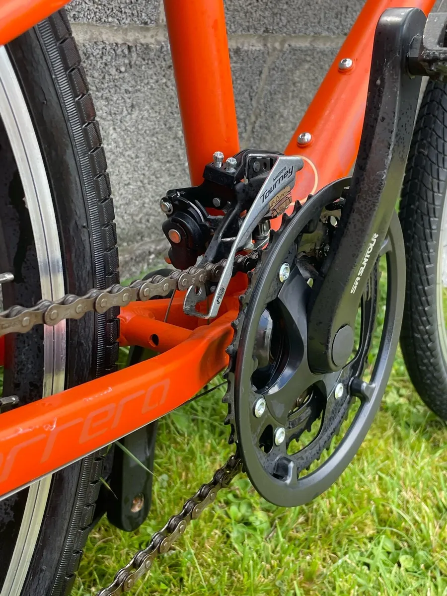 Carrera Abyys Junior Hybrid Bike Orange - Image 2