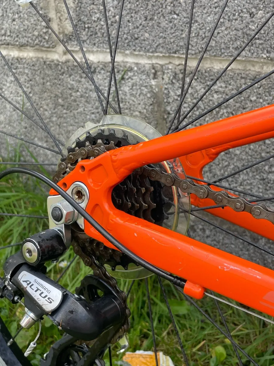 Carrera Abyys Junior Hybrid Bike Orange - Image 3