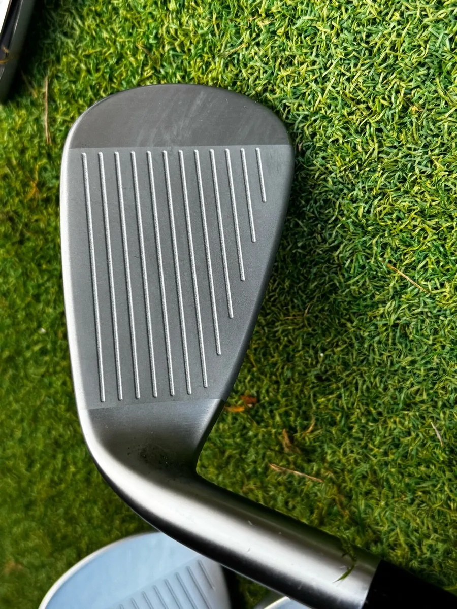 Mizuno JPX 923 Hot Metal Irons - Image 2