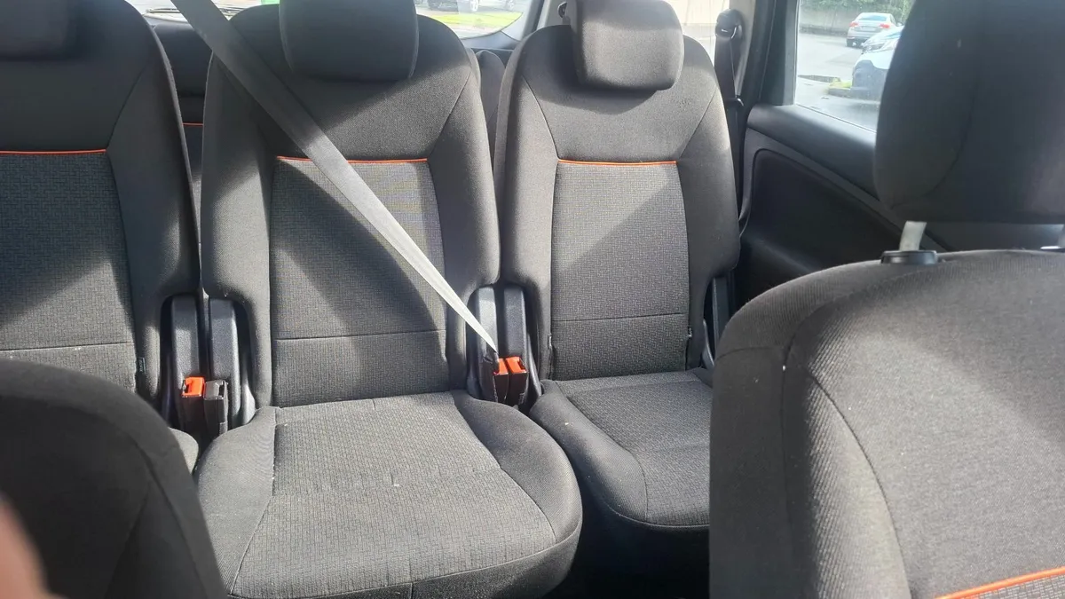 Ford S-Max 2010 - Image 2