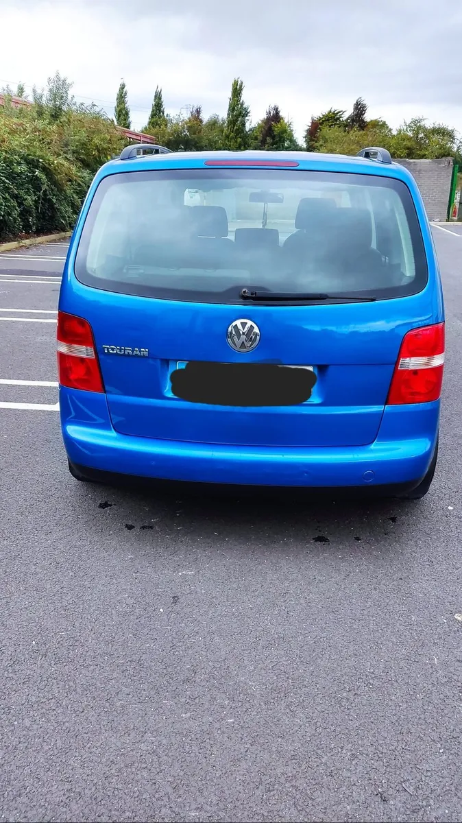 Volkswagen Touran - Image 2