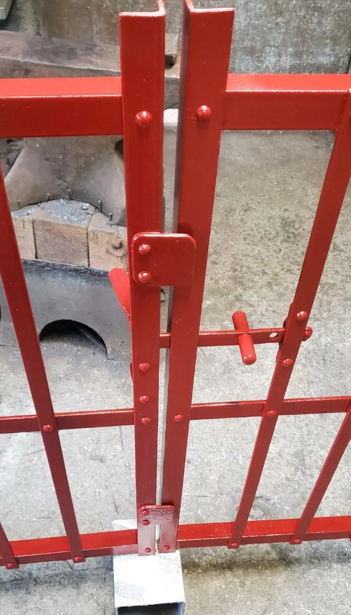 House gate - Image 3