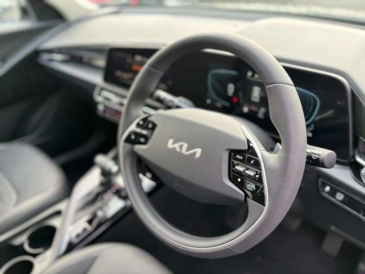 Kia Niro 1.6 Hybrid Automatic - Image 2