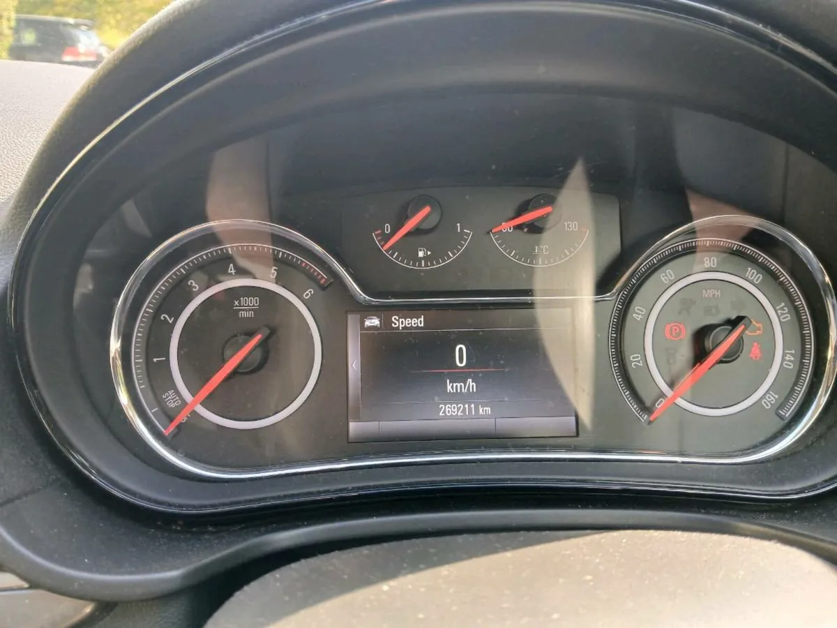 Vauxhall Insignia 2.0 Cdti Eco (NCT end July 2026) - Image 2