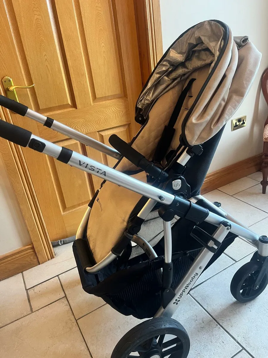 Baby travel bundle and crib. - Image 1