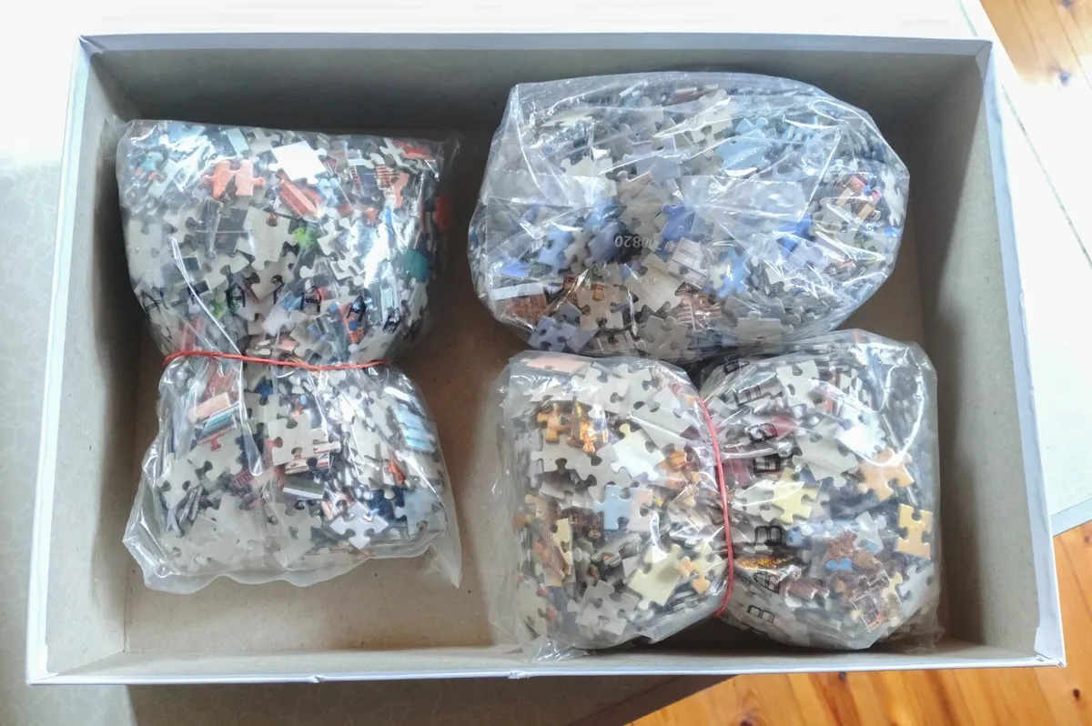 3 IN 1 JIGSAW PUZZLE 1000 PIECES IN EACH PUZZLE. - Image 4