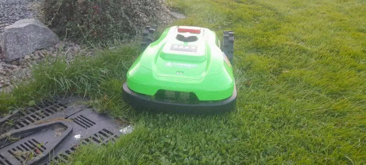 Robotic lawnmower - Image 2