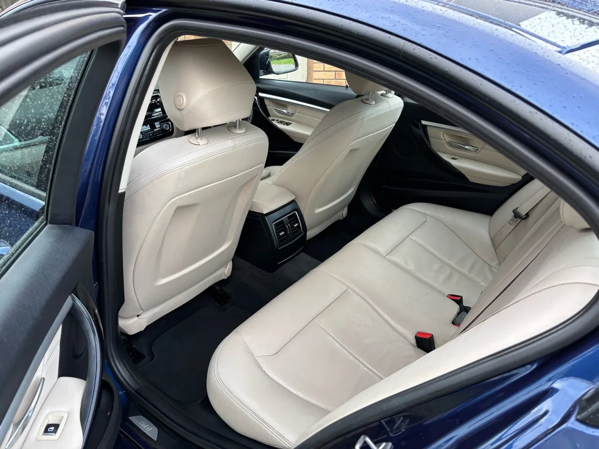 Car - Image 4