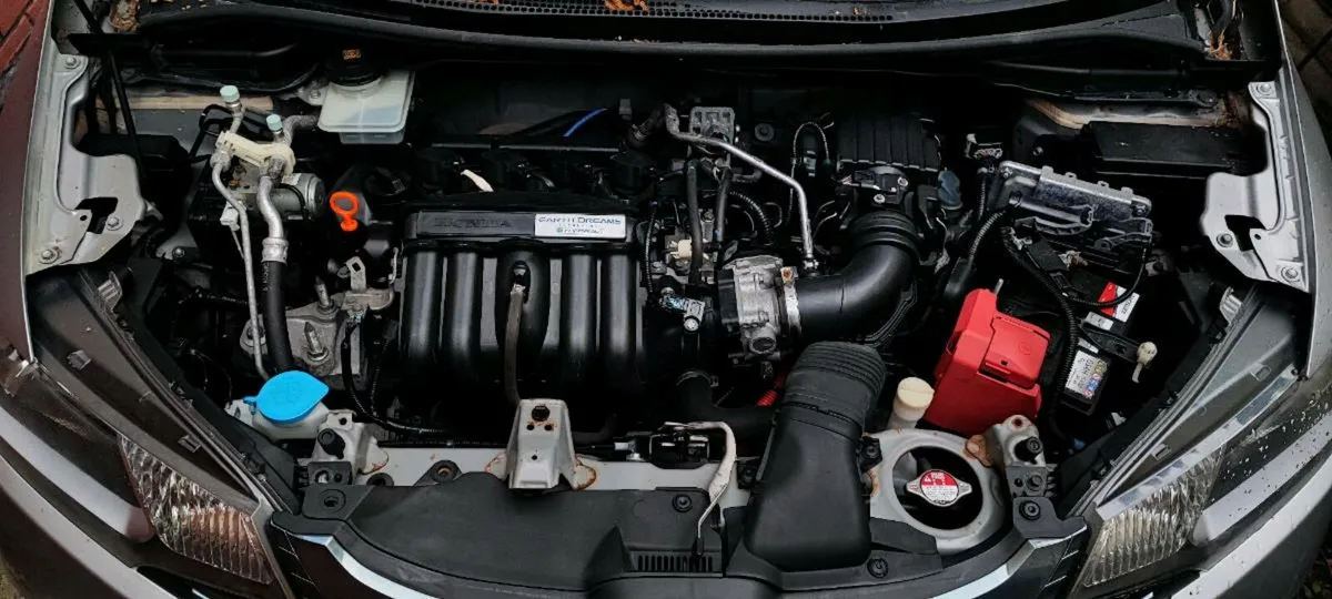 Honda fit 1.5 Hybrid(only 117km driven) - Image 4