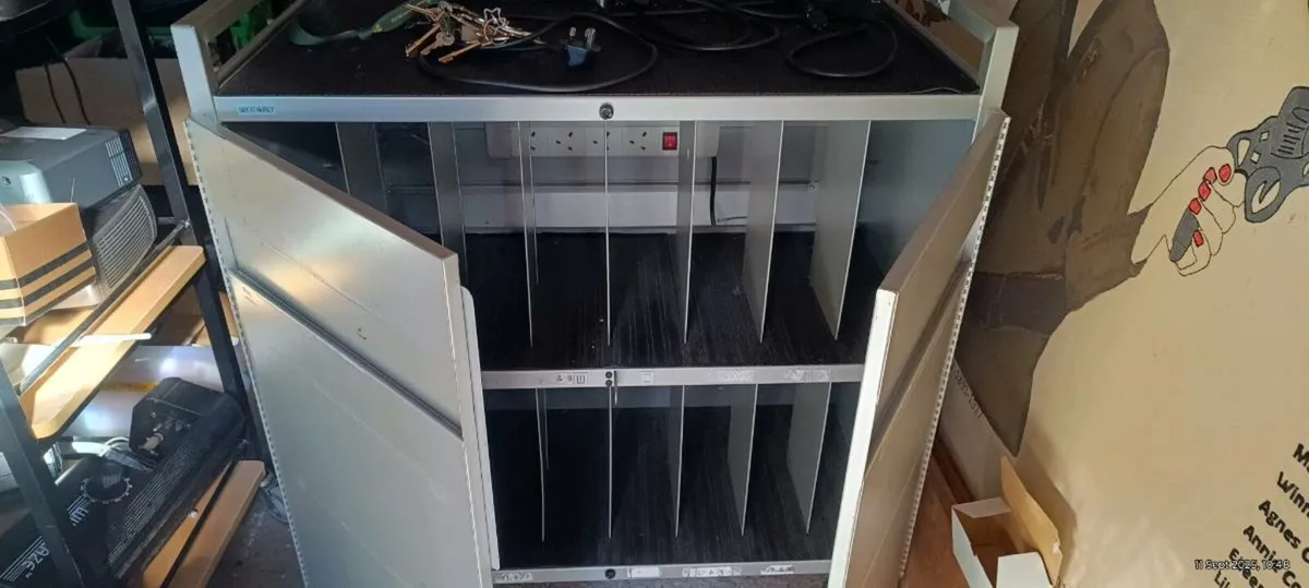 LOCKABLE STEEL FRAMED CHARGING STATION - Image 2
