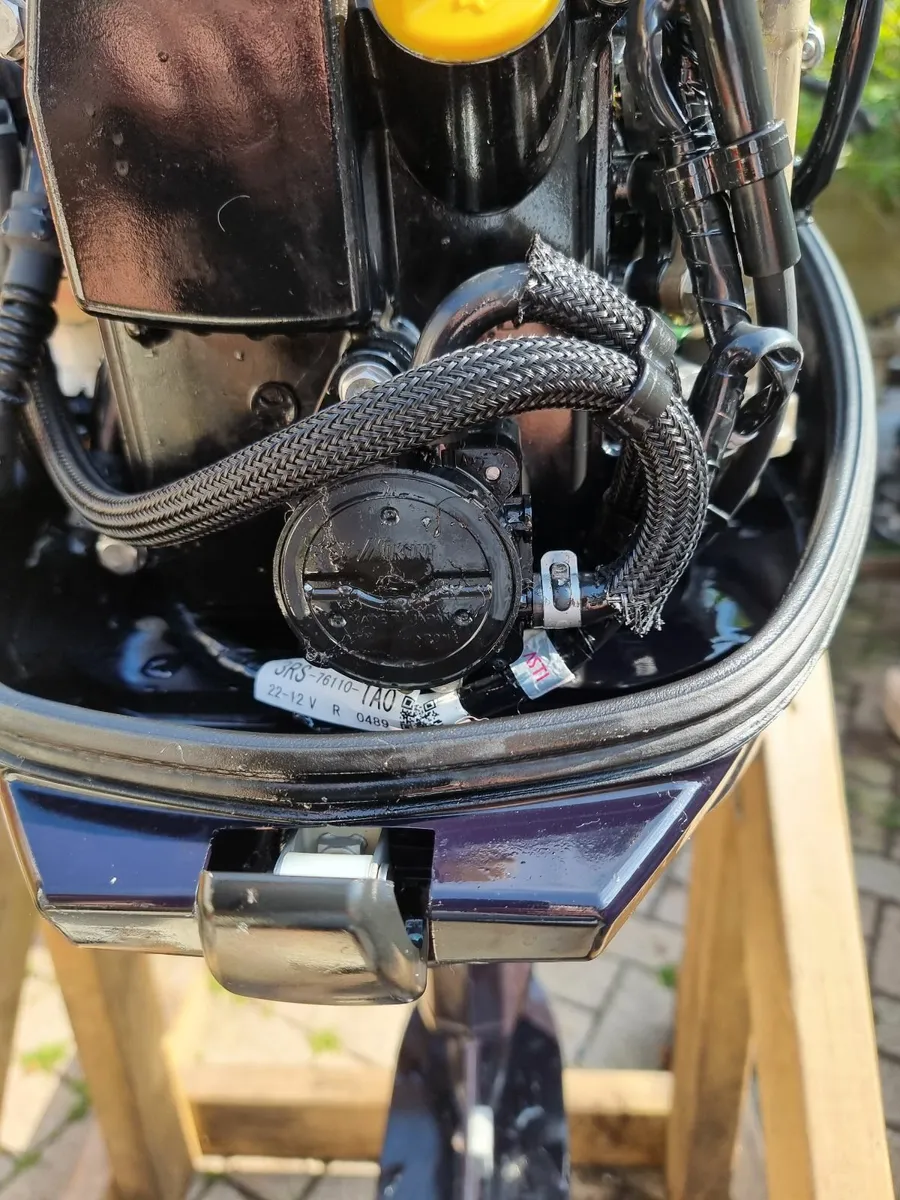 20 Hp Tohatsu Outboard Engine  low hours - Image 3