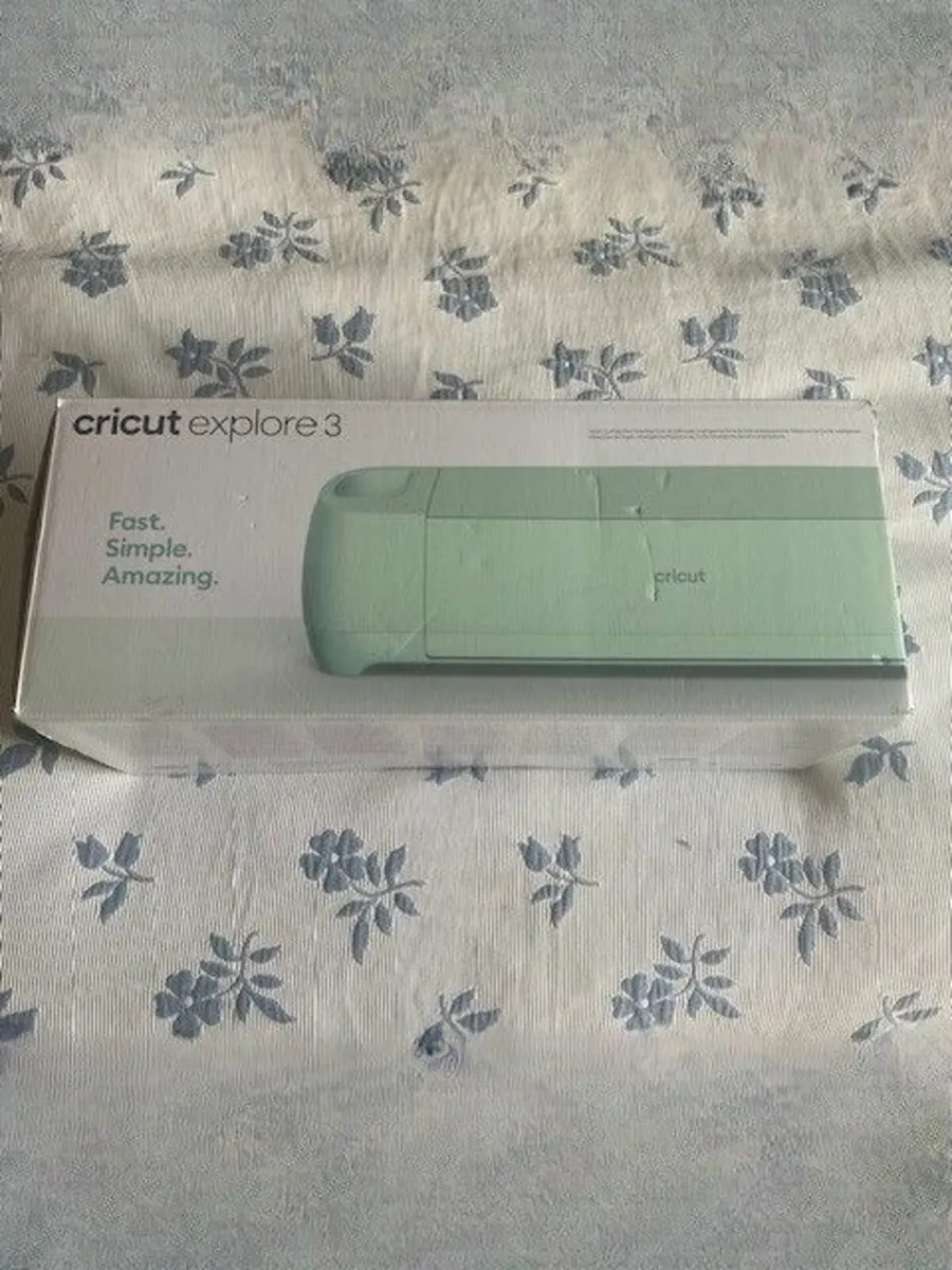 Cricut Explorer 3 Starter Set - Image 1