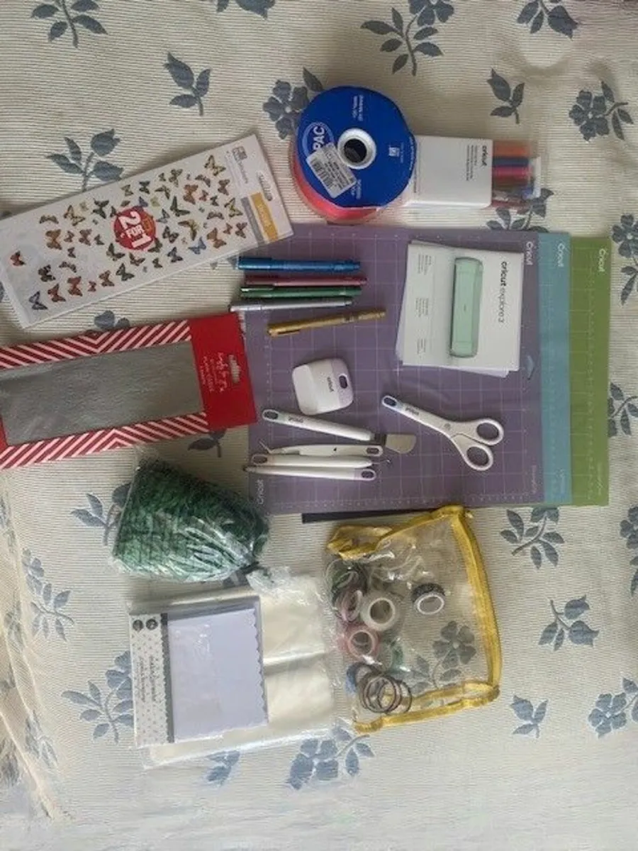 Cricut Explorer 3 Starter Set - Image 2