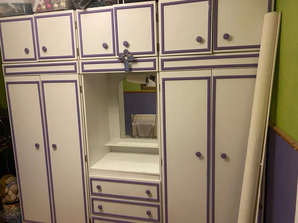 Free wardrobes - Image 2