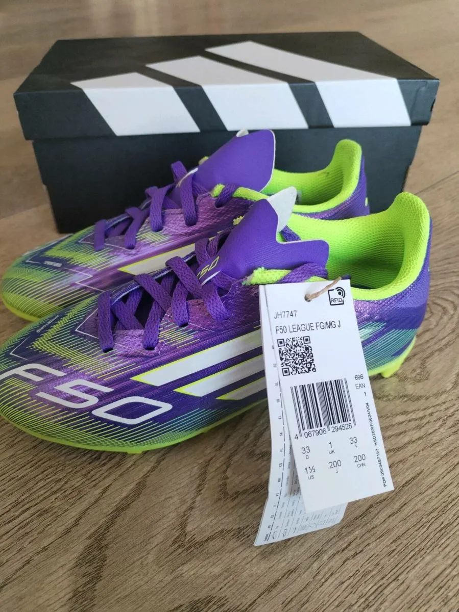Boys football boots - Image 1