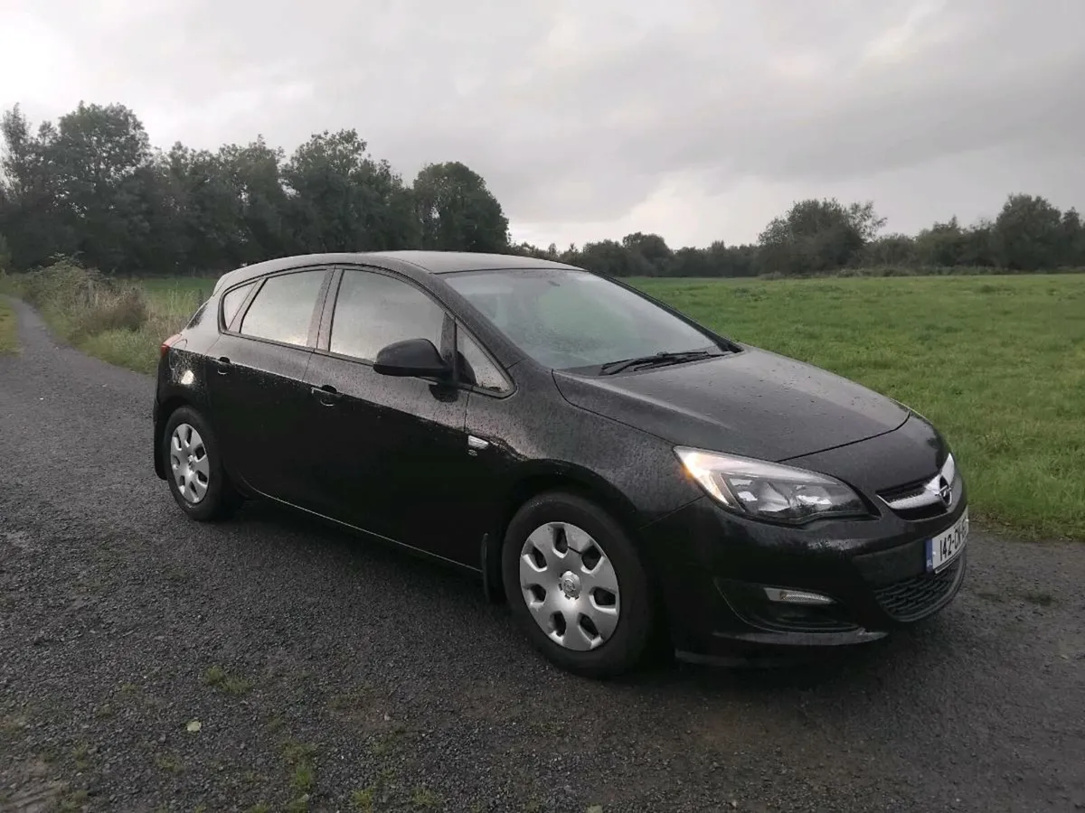142 Opel Astra 1.4 Petrol - Image 1
