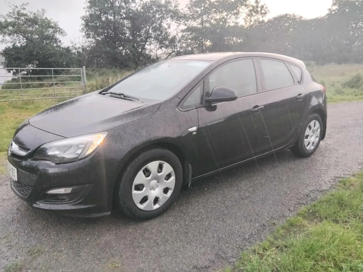 142 Opel Astra 1.4 Petrol - Image 4