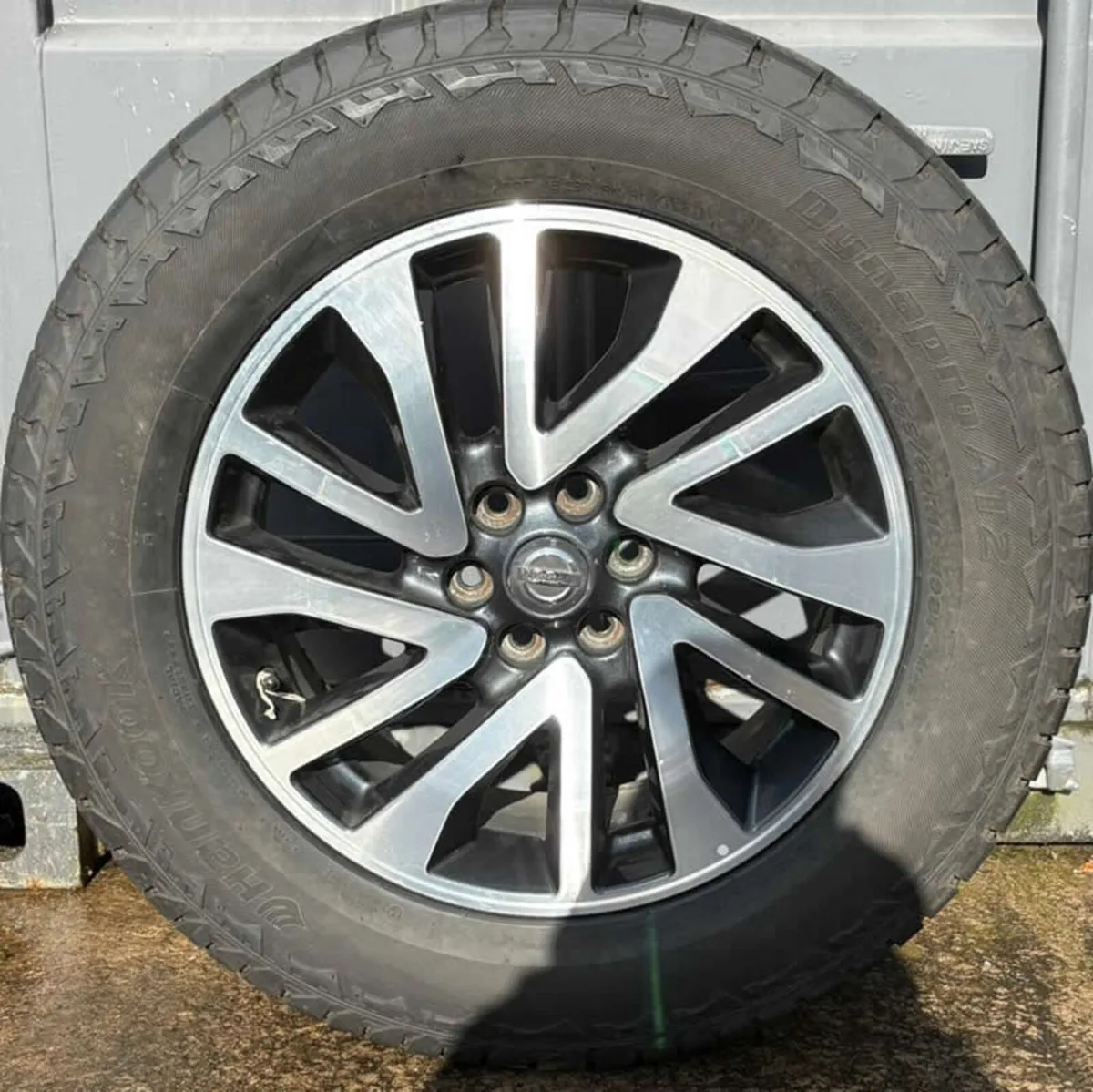 18" Genuine NISSAN NAVARA & HANKOOK TYRES - Image 4