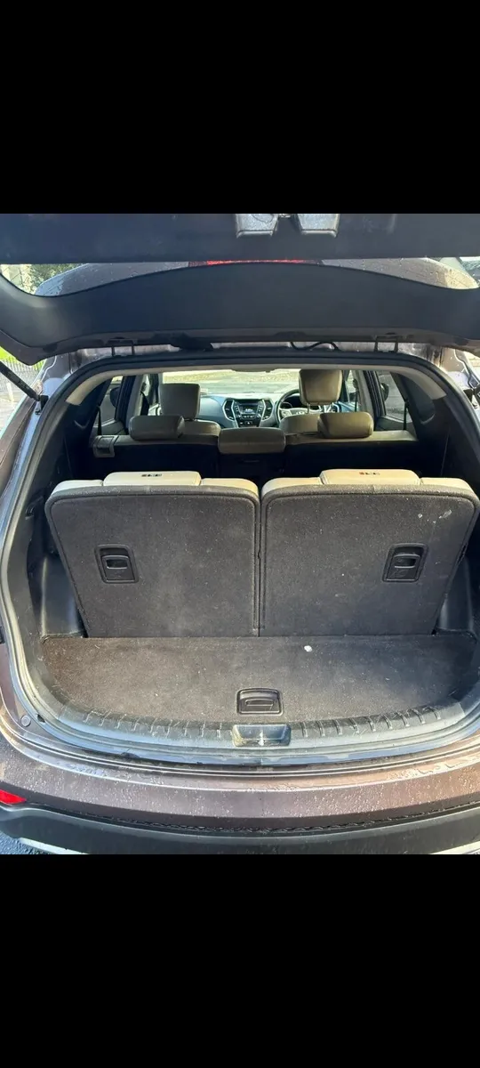 2013 Hyundai Santa Fe 7 seater in good condition - Image 4