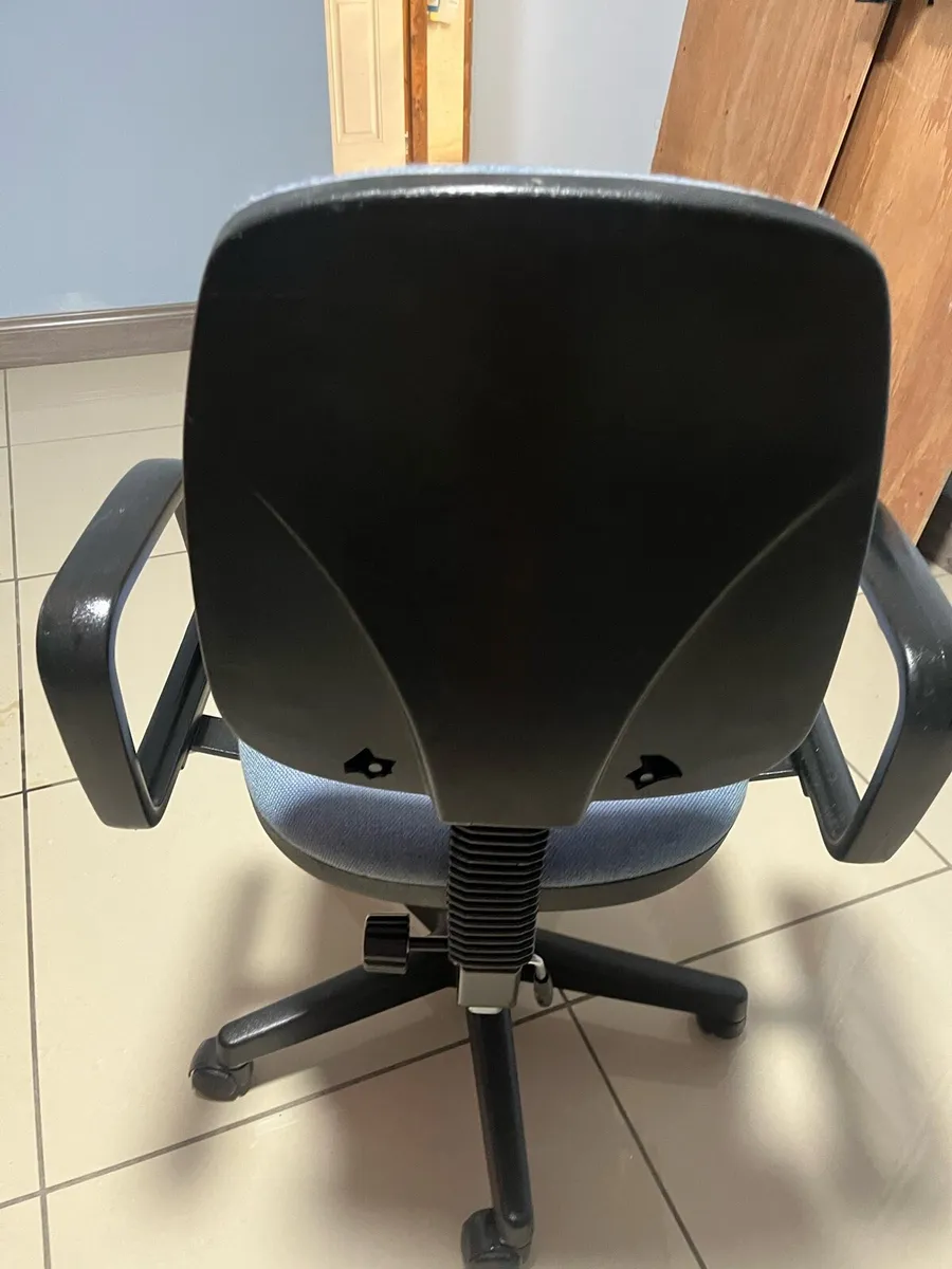 Office chair - Image 4