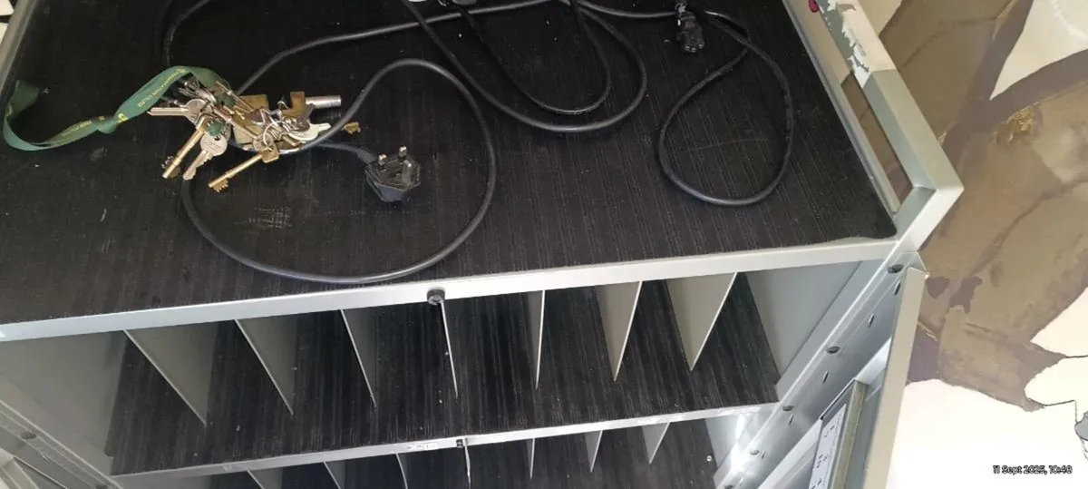 Mobile Charging Station 12 units ar one time - Image 3