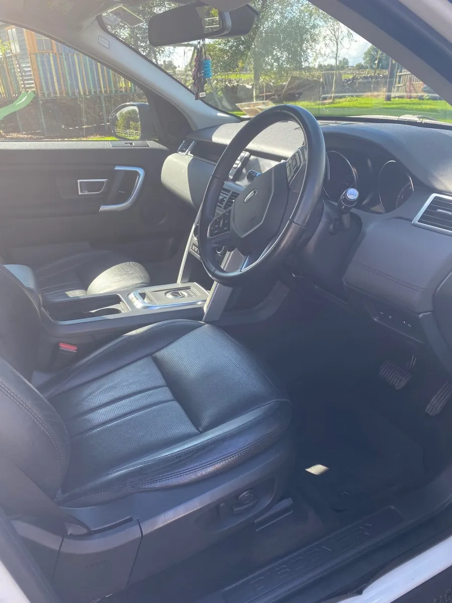 Land Rover Discovery Sport 2019 - Image 3