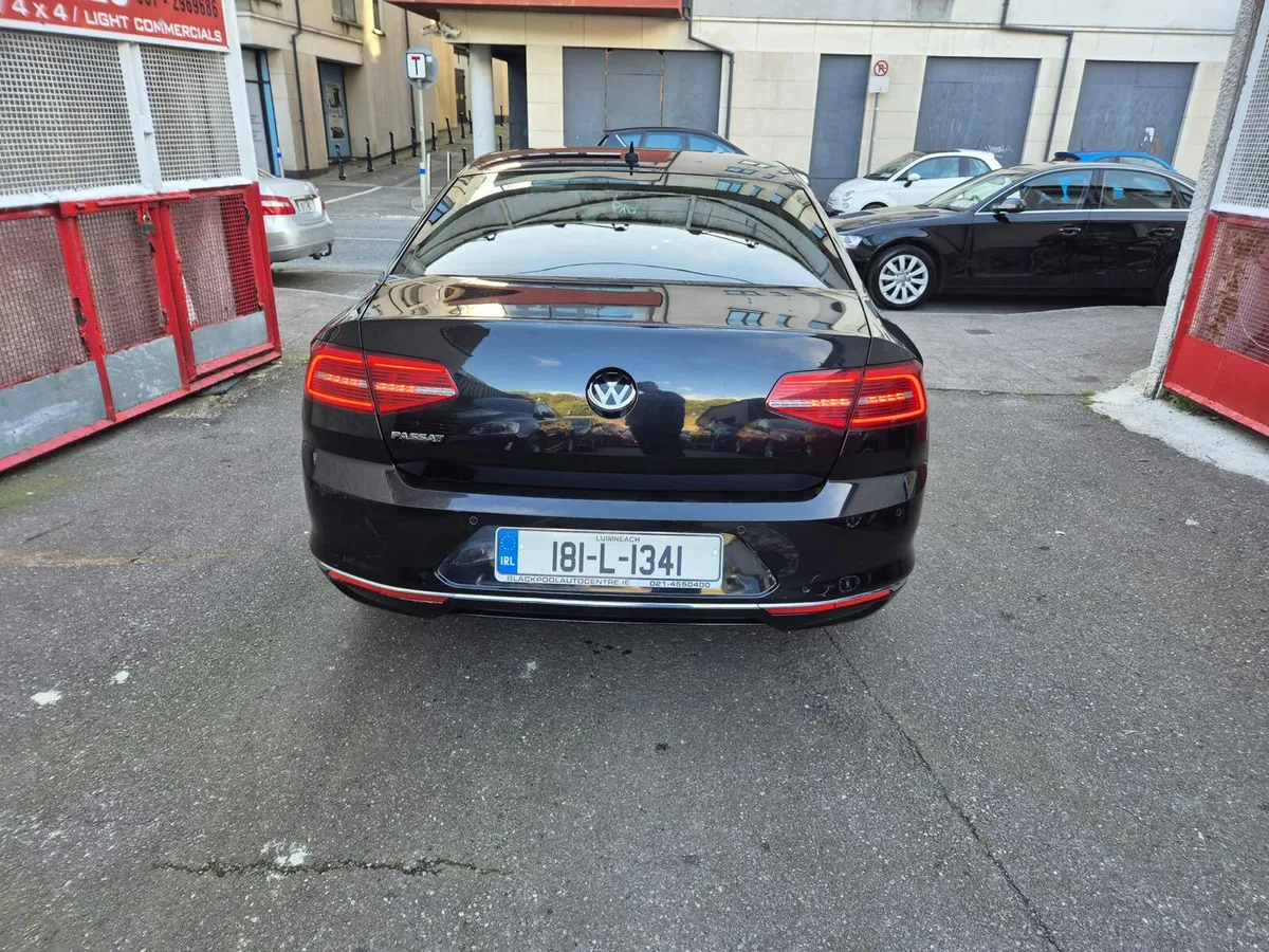 Volkswagen Passat 2018 - Image 4