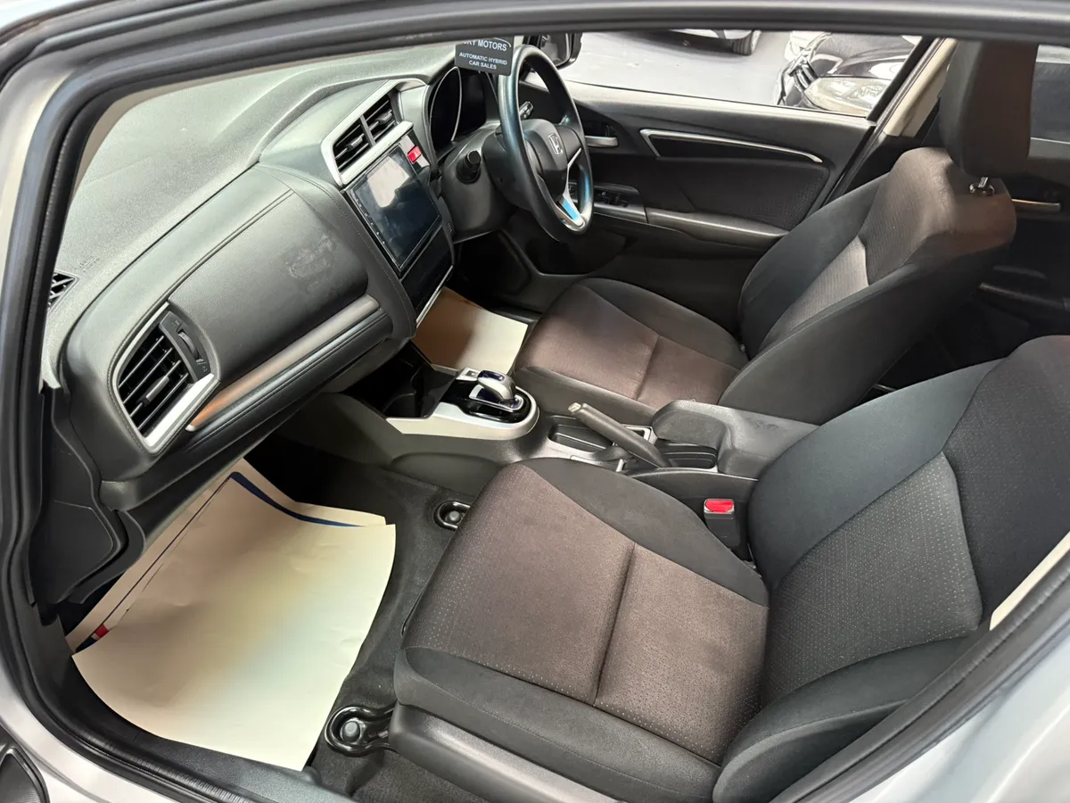 2016 Honda Fit 1.5 Petrol Hybrid Auto, Immaculate - Image 4