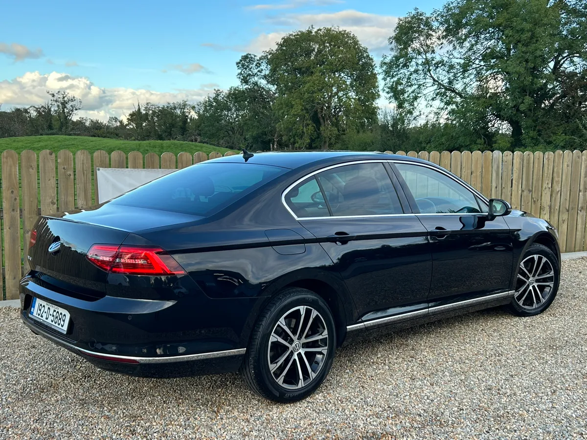 2019 Volkswagen Passat Highline 2.0 150 6 speed - Image 2