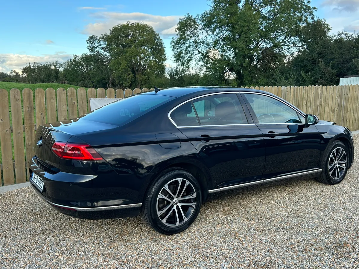 2019 Volkswagen Passat Highline 2.0 150 6 speed - Image 4
