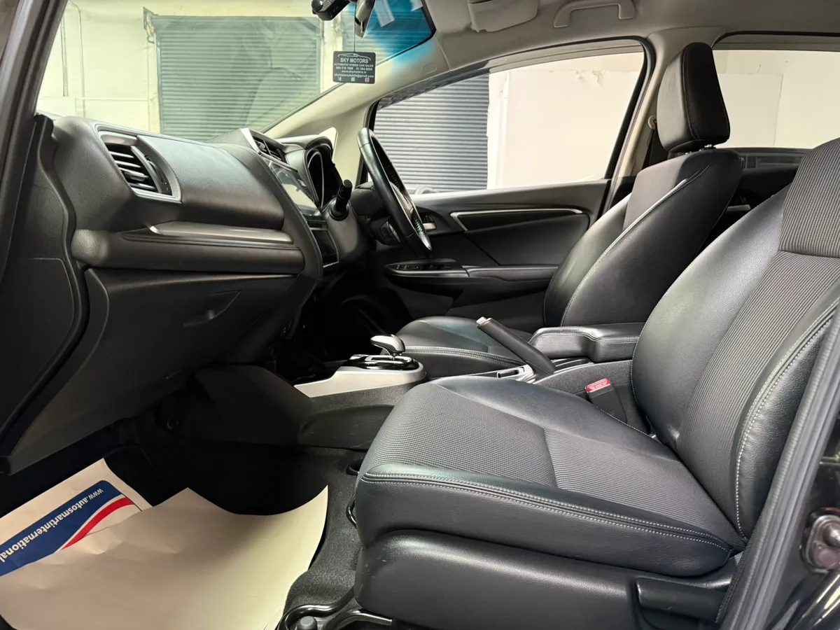 2019 Honda Fit 1.5 Hybrid Auto,Leather Package - Image 3