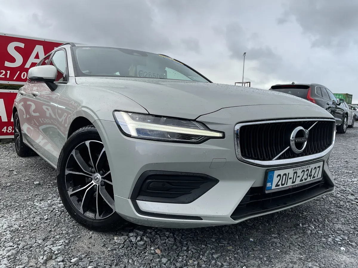 VOLVO V60 D3 2.0 DIESEL MOMENTUM LOW KMS - Image 1