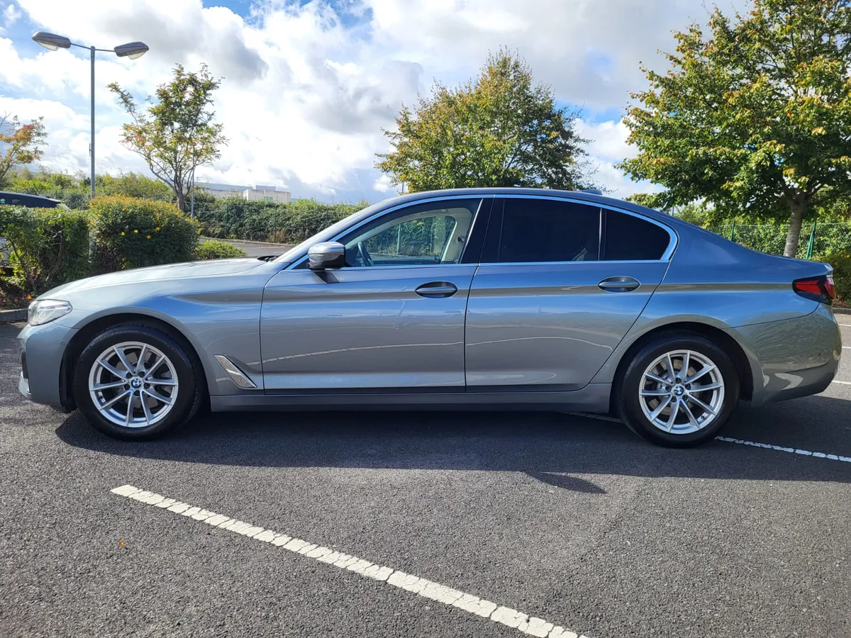 2021 BMW 520D SE AUTOMATIC - Image 3