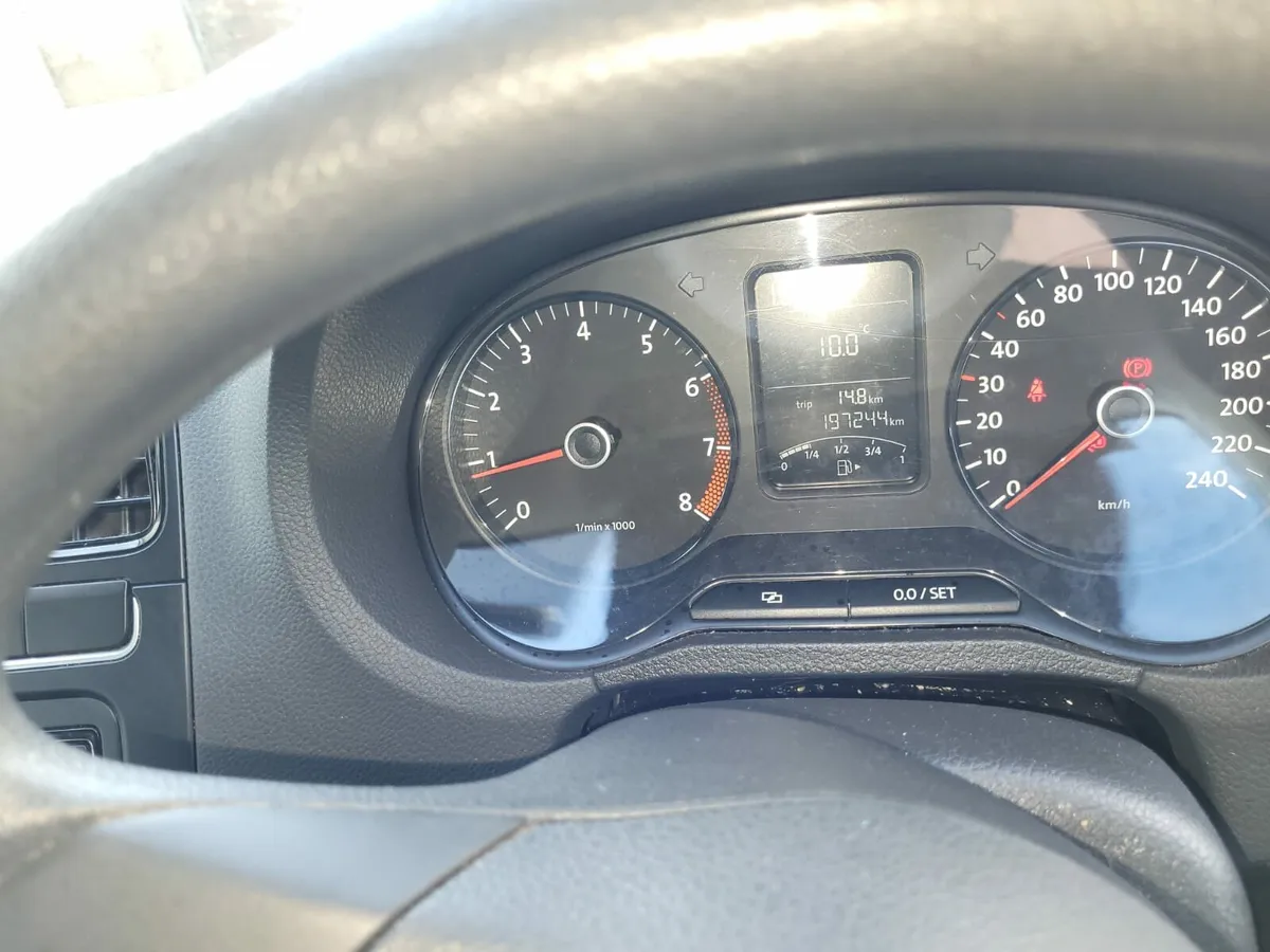 Volkswagon Polo - Image 4